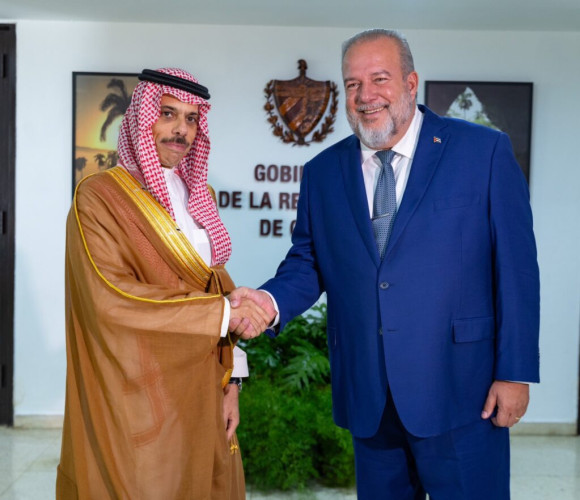 رئيس وزراء جمهورية كوبا يستقبل وزير الخارجية