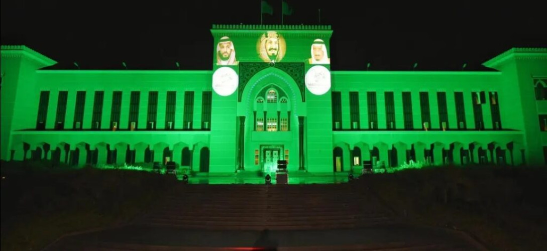 شوارع وميادين جدة تتوشح باللون الأخضر احتفاءً باليوم الوطني الـ93