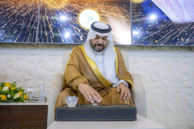 أمير الحدود الشمالية يدشن البرنامج الأول لتدريب المرأة السعودية للعمل في قطاع التعدين