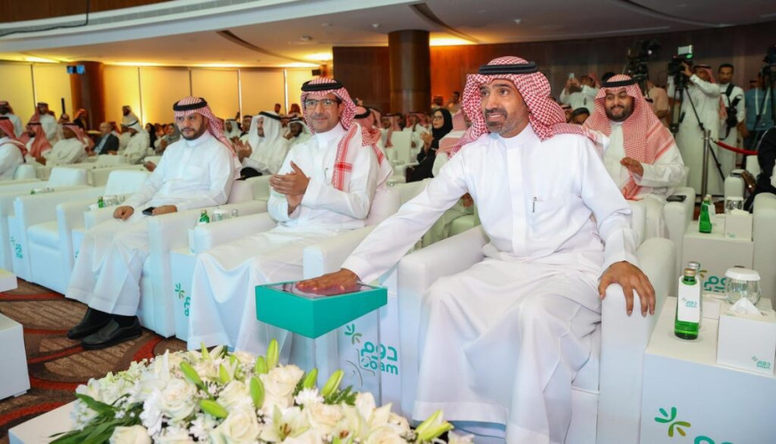 وزير الموارد البشرية والتنمية الاجتماعية يدشّن برنامج الولاء الوظيفي “دوم” لموظفي القطاع العام