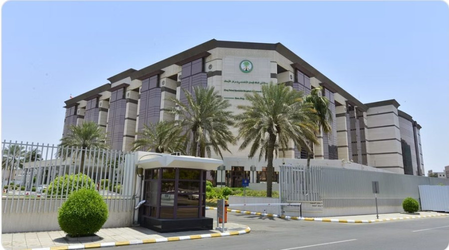 “التخصصي” يُنقذ حياة ثمانينية تعاني فشلاً في عضلة القلب