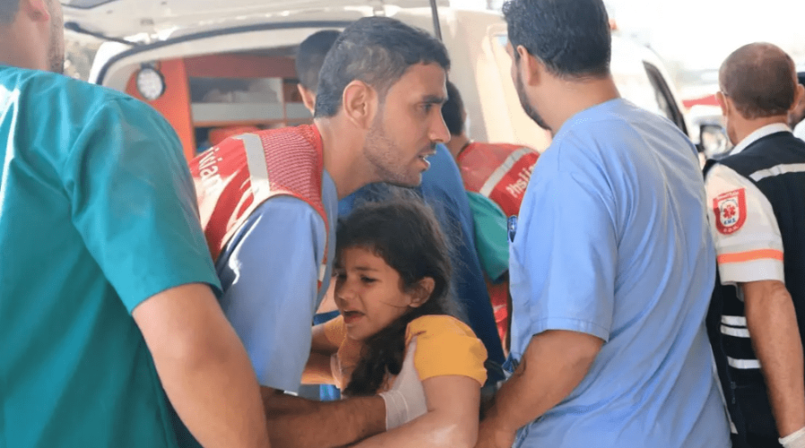 قصف مكثف يستهدف مستشفيات غزة.. وارتفاع حصيلة القتلى