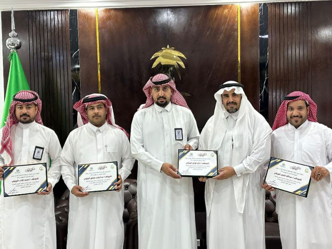 رئيس بلدية صوير يكرم العاملين في احتفال اليوم الوطني 93