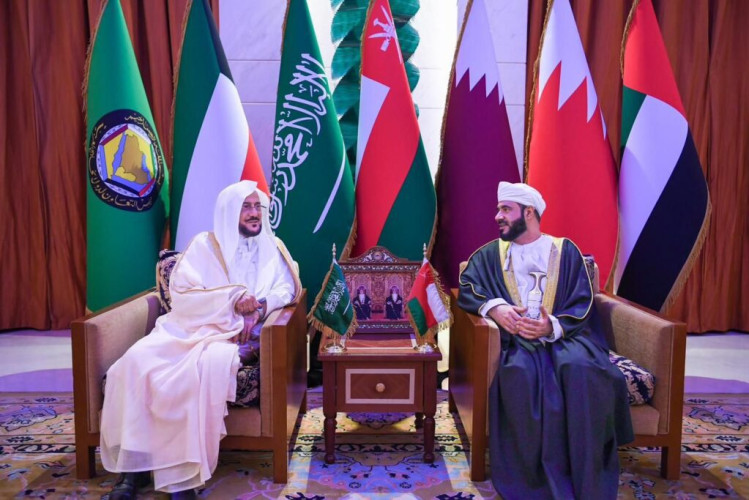 وزير الشؤون الإسلامية يصل سلطنة عُمان لترأس وفد المملكة في الاجتماع التاسع لوزراء الأوقاف والشؤون الإسلامية بدول مجلس التعاون