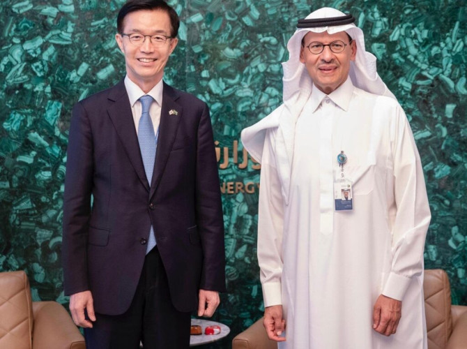 وزير الطاقة يلتقي وزير التجارة والصناعة والطاقة الكوري