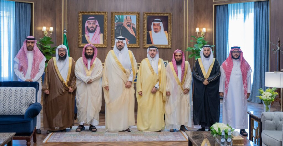 أمير الحدود الشمالية يستقبل رئيس وأعضاء مجلس إدارة جمعية “رؤوف”