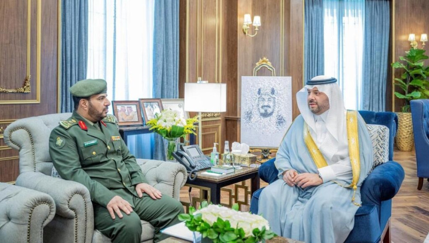 الأمير فيصل بن خالد بن سلطان يطلع على أعمال جوازات منطقة الحدود الشمالية