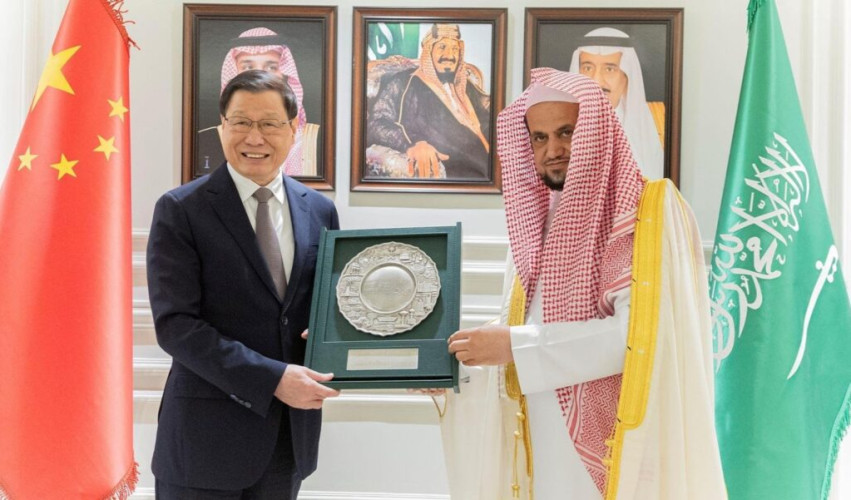 النائب العام يلتقي نظيره الصيني