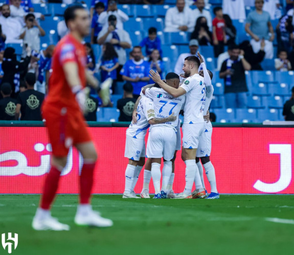 الهلال إلى ربع نهائي أغلى الكؤوس بتجاوزه الحزم 3-0