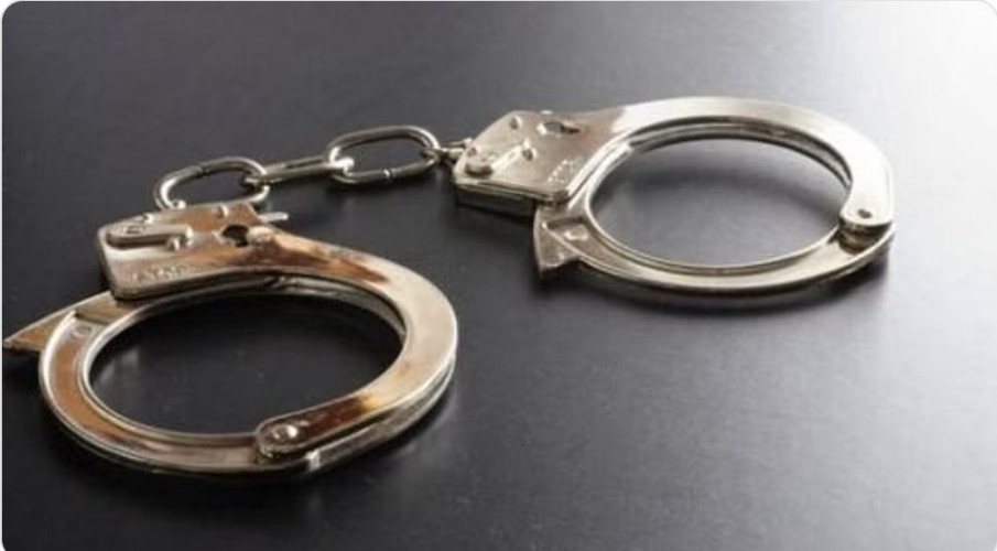 المدينة المنورة.. القبض على مقيمَيْن روّجا أقراصًا خاضعة لتنظيم التداول الطبي