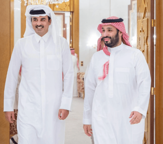 ولي العهد يستقبل أمير دولة قطر