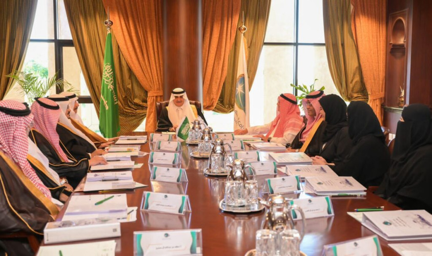 أمير تبوك يترأس اجتماع مجلس أمناء جامعة فهد بن سلطان
