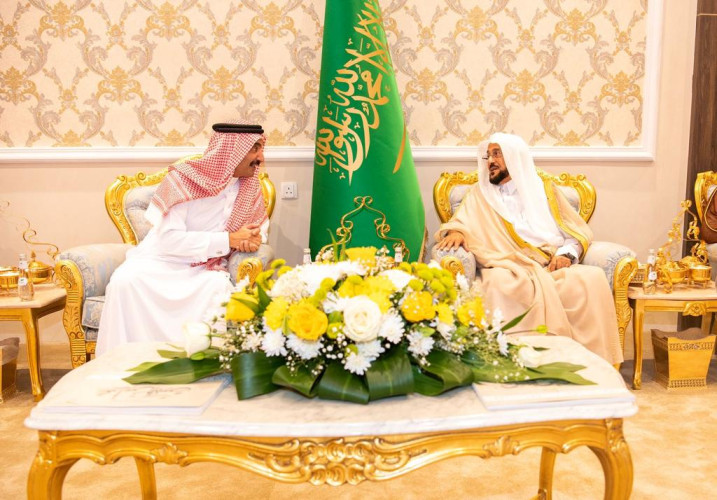 الأمير عبدالعزيز بن محمد بن جلوي آل سعود يقيم مأدبة عشاء تكريماً لمعالي وزير الشؤون الإسلامية في الأحساء