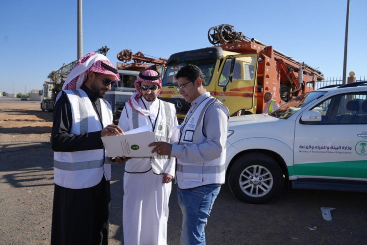 ‏⁧‫بيئة تبوك تبدأ في تركيب أجهزة المنظومة الإلكترونية لمراقبة مزاولي نشاط مهنة حفر الآبار