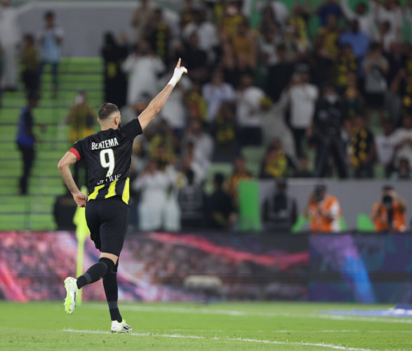 هاتريك بنزيما يقود الاتحاد للفوز على أبها واستعادة نغمة الانتصارات فى دوري روشن السعودي