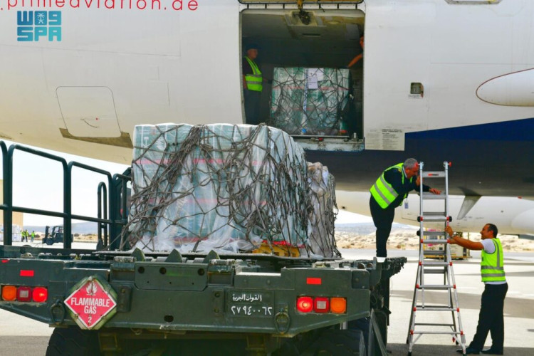 وصول الطائرة الإغاثية السعودية العاشرة لإغاثة الشعب الفلسطيني في قطاع غزة