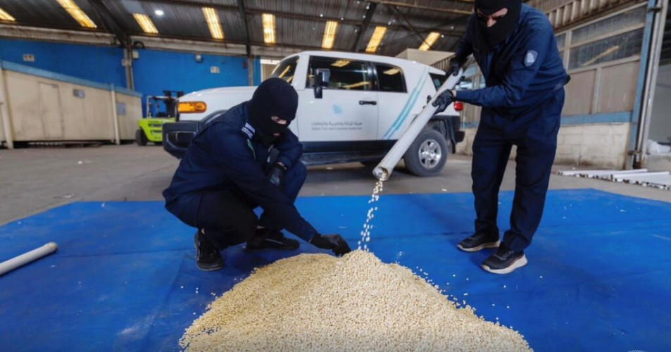 الزكاة والضريبة والجمارك تُحبط محاولة تهريب أكثر من 416 ألف حبة كبتاجون