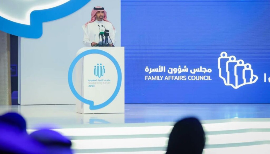 وزير الموارد البشرية والتنمية الاجتماعية يدشن “الإطار الوطني لسلامة الأطفال على الإنترنت”