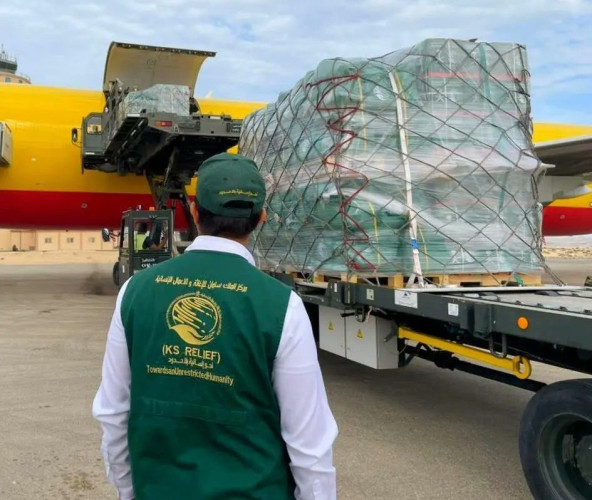 وصول الطائرة الإغاثية السعودية الرابعة لإغاثة الشعب الفلسطيني في قطاع غزة