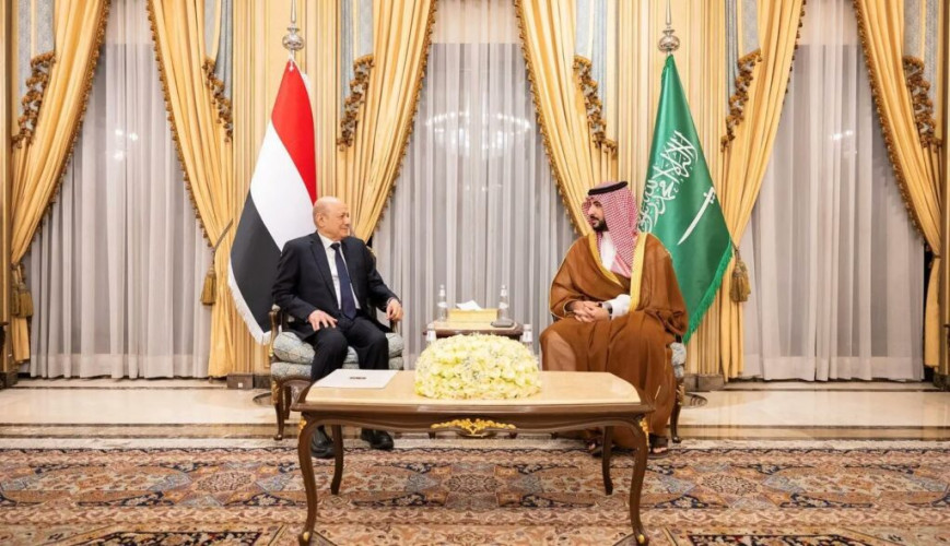 بتوجيه من ولي العهد.. وزير الدفاع يلتقي رئيس وأعضاء مجلس القيادة الرئاسي بالجمهورية اليمنية