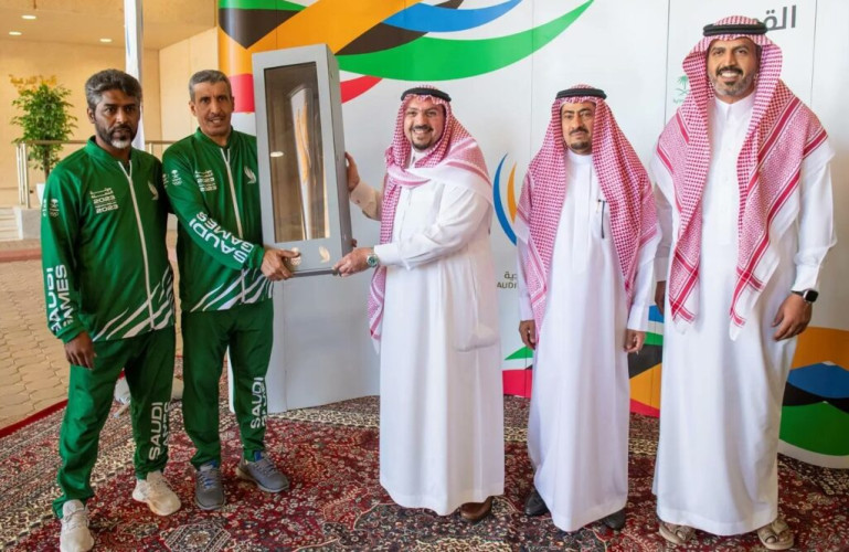 أمير القصيم يستقبل شعلة دورة الألعاب السعودية 2023