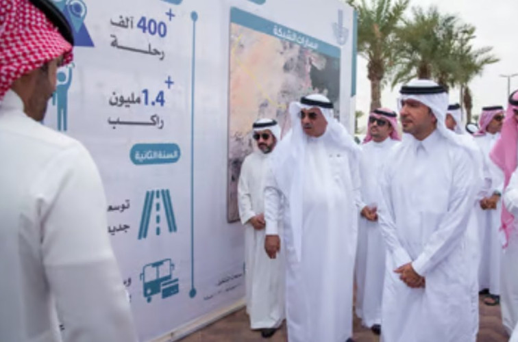 الحقيل يتفقد عدداً من المشاريع البلدية والسكنية.. ويفتتح مركز العمليات المتنقل بالمنطقة الشرقية