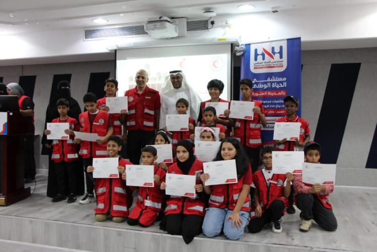فرع هيئة الهلال الأحمر بالمدينة يكرم المتطوعين والمتطوعات