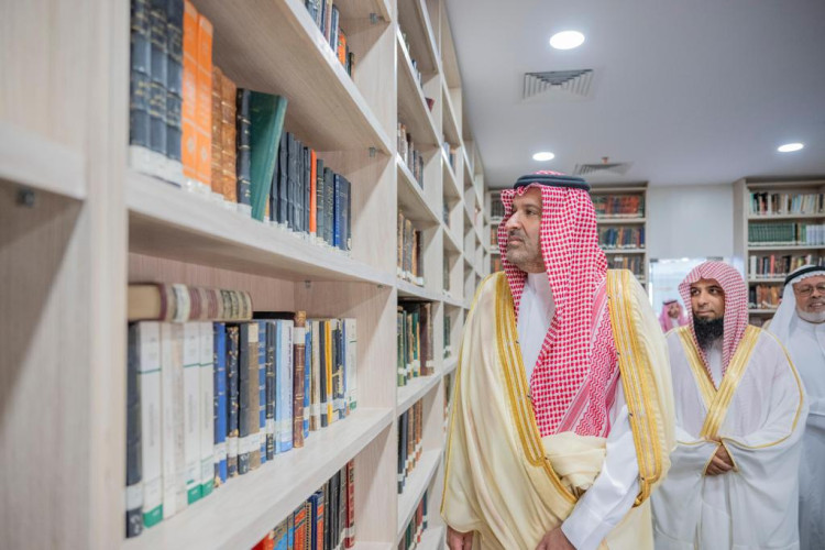 أمير منطقة المدينة المنورة يؤكد أهمية إتاحة خدمات مجمع الملك عبدالعزيز للمكتبات الوقفية للباحثين