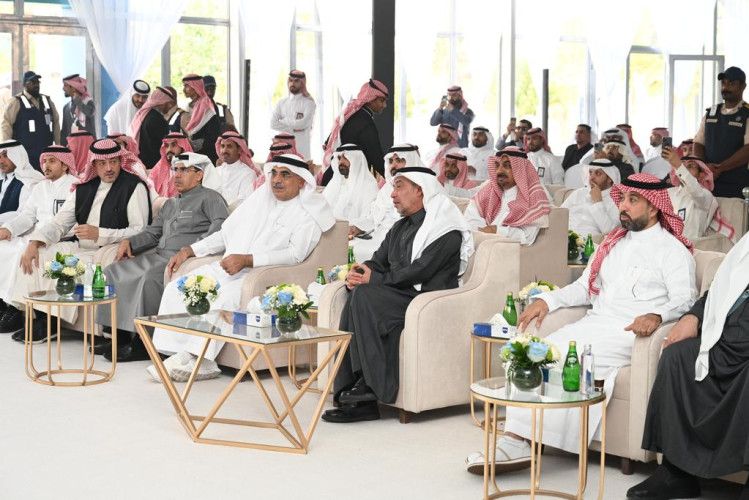 نائب وزير الشؤون البلدية والقروية والإسكان يدشن مشروع بهجة في المنطقة الشرقية