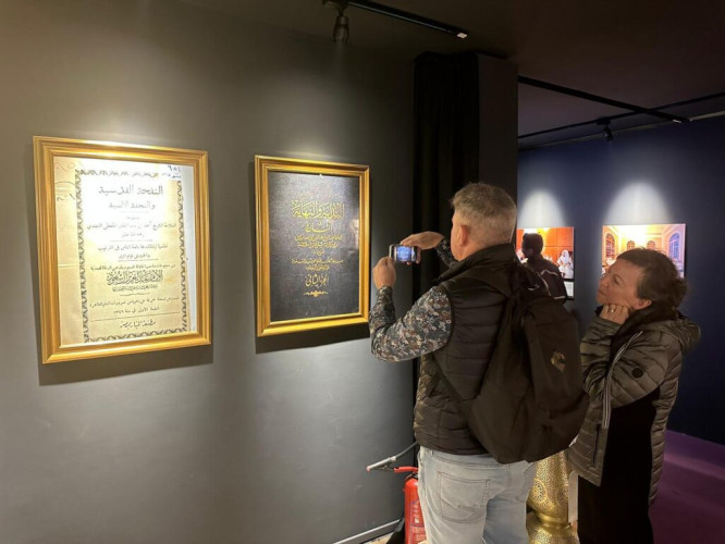 زوار “جسور” يطلعون على مؤلفات طبعت على نفقة الملك عبدالعزيز آل سعود