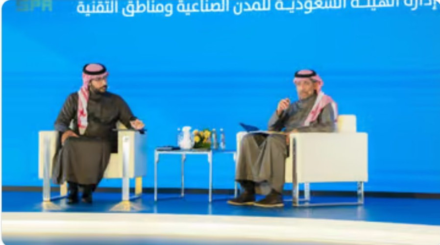 “الخريف”: وزارة الصناعة عملت على أكثر من 100 ممكّن للمستثمرين في القطاع الصناعي