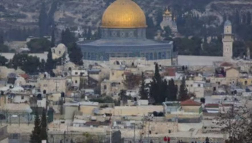 “التعاون الإسلامي”: استيلاء الاحتلال على منازل وأراضٍ بالقدس امتداد لسياسة التهويد والتغيير الديمغرافي