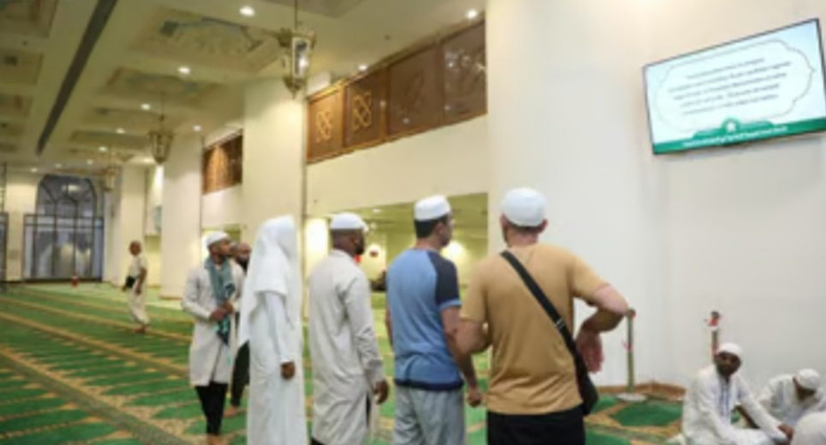 عبر الشاشات الإلكترونية.. 5 ملايين رسالة إرشادية للمعتمرين والجهود تلقى الإشادة