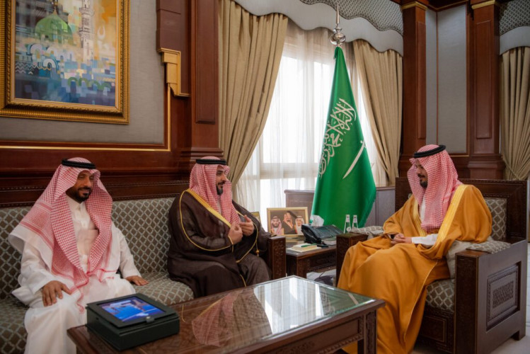 أمير منطقة المدينة المنورة يستقبل مدير عام فرع وزارة البيئة والمياه والزراعة بالمنطقة