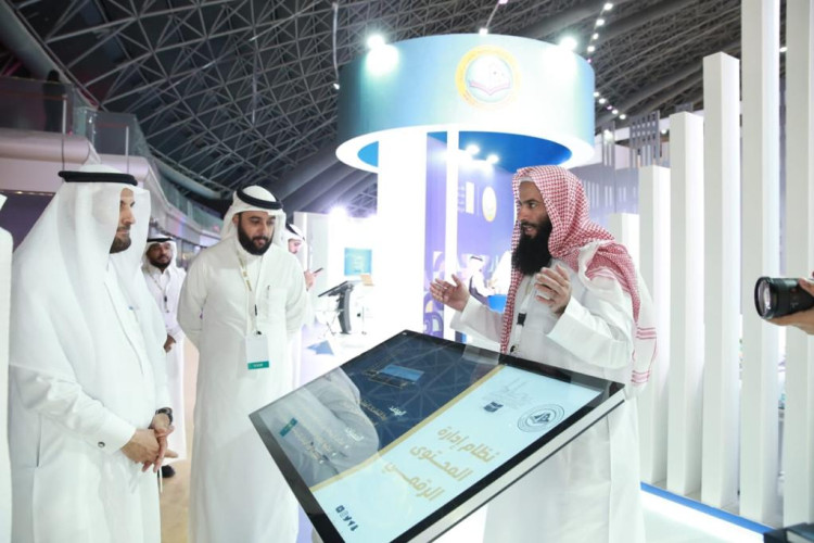 رئاسة الهيئات تعرض نظام “إدارة المحتوى الرقمي” في جناحها بمؤتمر ومعرض خدمات الحج والعمرة