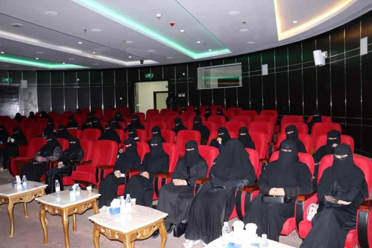 بالتعاون مع الكلية التقنية للبنات.. غرفة حفرالباطن تدرب 40 فتاة على مهارات التسويق