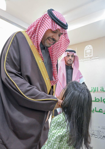 أمير الحدود الشمالية يدشن الخدمات الصحية الافتراضية و 15 جهازًا لغسيل الكلى في مستشفى رفحاء العام