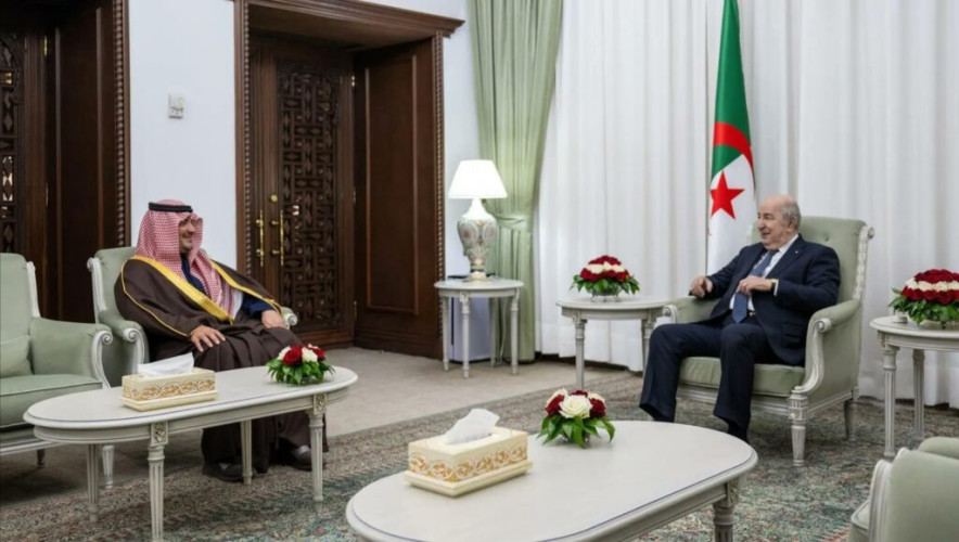 الرئيس الجزائري يستقبل الأمير عبدالعزيز بن سعود