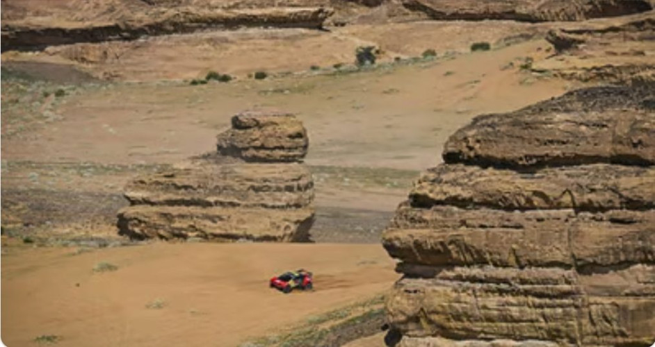 وزير الرياضة يُرحِّب بالمشاركين في النسخة الخامسة من رالي داكار