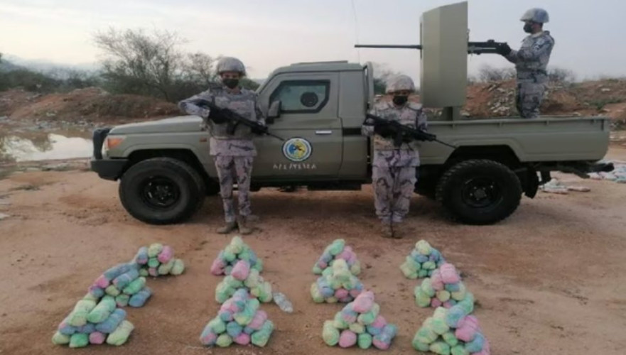 حرس الحدود بجازان يحبط تهريبَ “380” كجم قات في العارضة