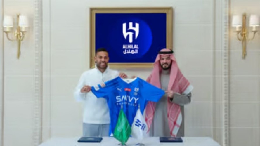 “الهلال” يعلن التوقيع مع لاعب “مرسيليا” رينان لودي