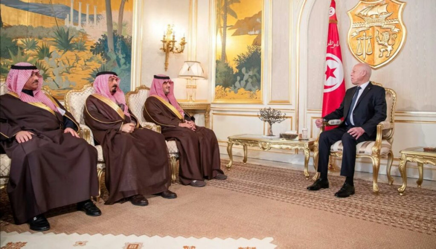 الرئيس التونسي يستقبل الأمير عبدالعزيز بن سعود