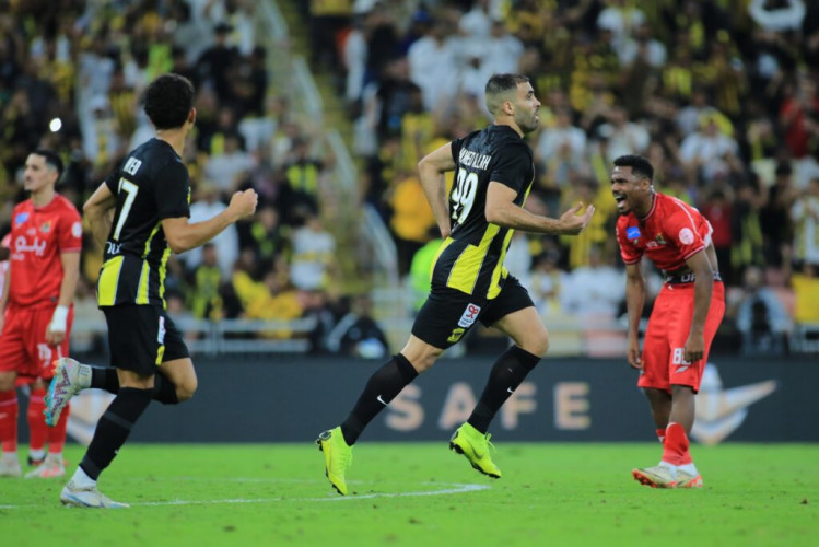 بهدفي حمدالله.. الاتحاد ينجو من فخ الوحدة ويفوز بنتيجة 2-1