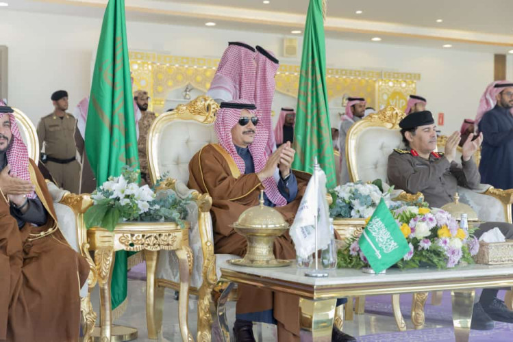 محافظ حفرالباطن يتوج الفائزين في سباقات الهجن