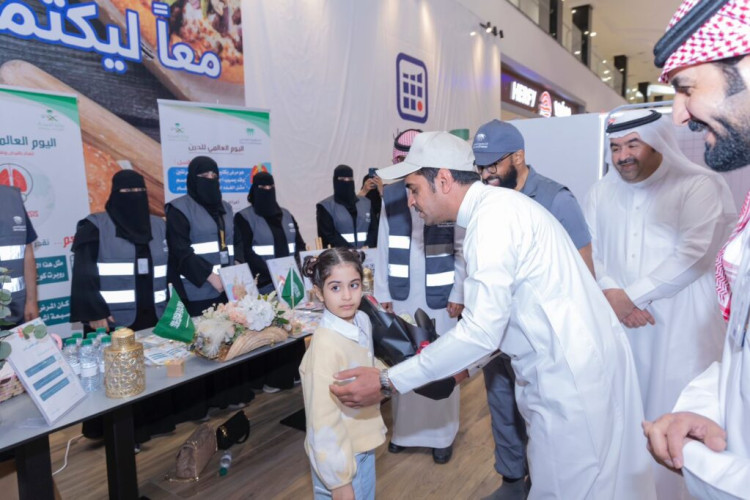صحة حفر الباطن: تقيم حملات توعوية في العثيم مول للحفاظ على صحة المجتمع