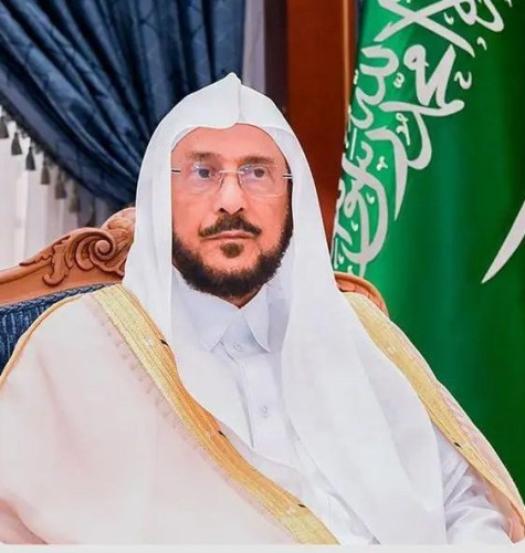 وزير الشؤون الإسلامية يوجه بإقامة صلاة الجمعة بـ 94 مسجداً مسانداً للجوامع الرسمية بمكة المكرمة