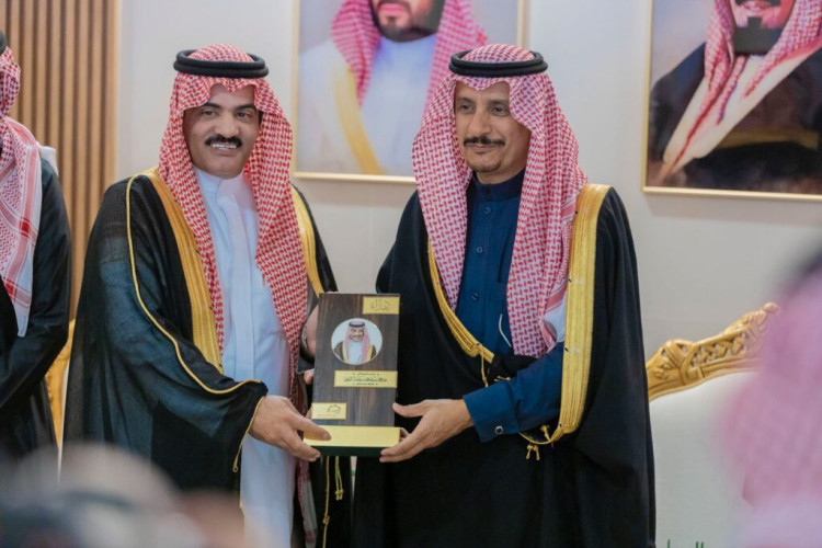 برعاية الأمير عبدالرحمن بن عبدالله بن فيصل.. غرفة حفرالباطن تطلق مبادرة “تنوير”