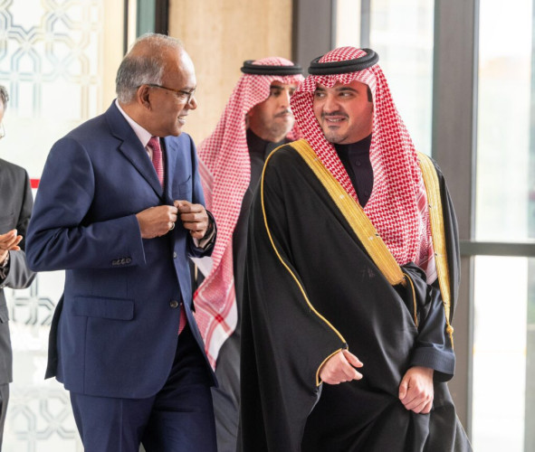 الأمير عبدالعزيز بن سعود يستقبل وزير الشؤون الداخلية وزير القانون في جمهورية سنغافورة