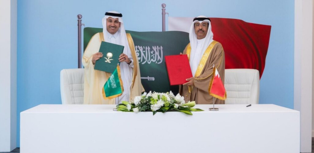 المملكة والبحرين توقعان مذكرتي تفاهم في مجال مستقبل النقل ومجال صيانة وسلامة الطرق