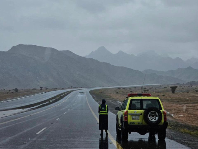 مع استمرار الحالة المطرية.. “الدفاع المدني” يدعو للابتعاد عن الأودية وتجمعات المياه
